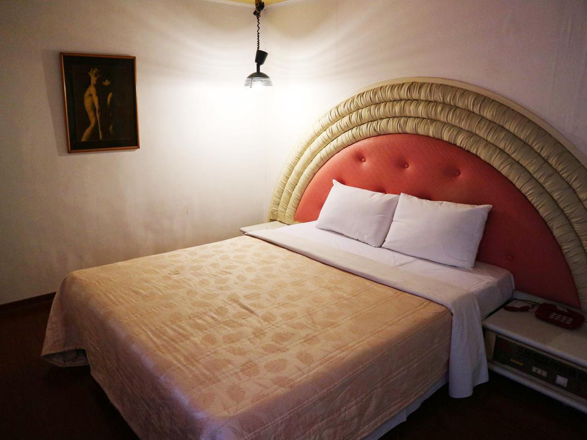Sanmin Hotel Changhua Buitenkant foto